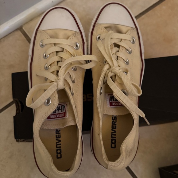 Converse Women’s Beige Sneakers - Picture 3 of 4